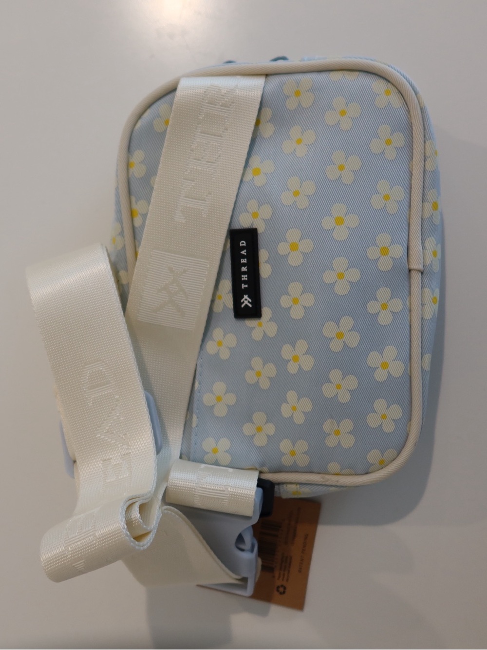 Thread Wallet Luna Daisy Belt Bag NWT - Picture 2 of 3